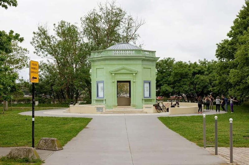 Beyond the Beaten Path: Explore Bordeauxs Right Bank - An In-depth Look at the Tours Highlights and Itinerary