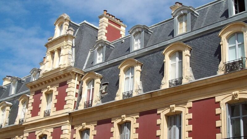 Biarritz: 2-Hour Private Guided Walking Tour - Key Points