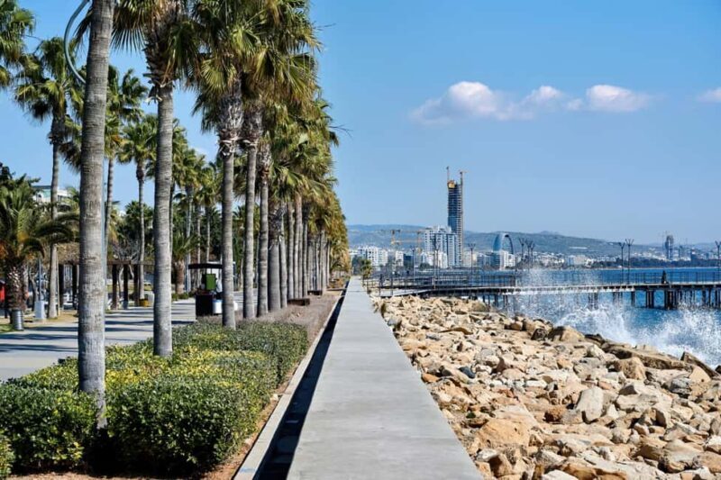 Biarritz: Express Walk with a Local in 60 minutes - Biarritz: Express Walk with a Local in 60 minutes