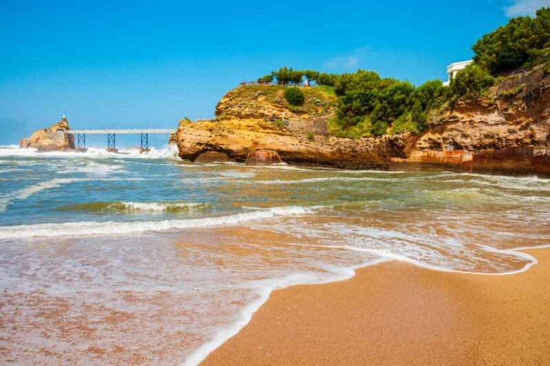 Biarritz: Express Walk with a Local in 60 minutes - The Sum Up