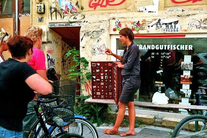Bicycle tour through the "other" Hamburg (min.4) - Key Points