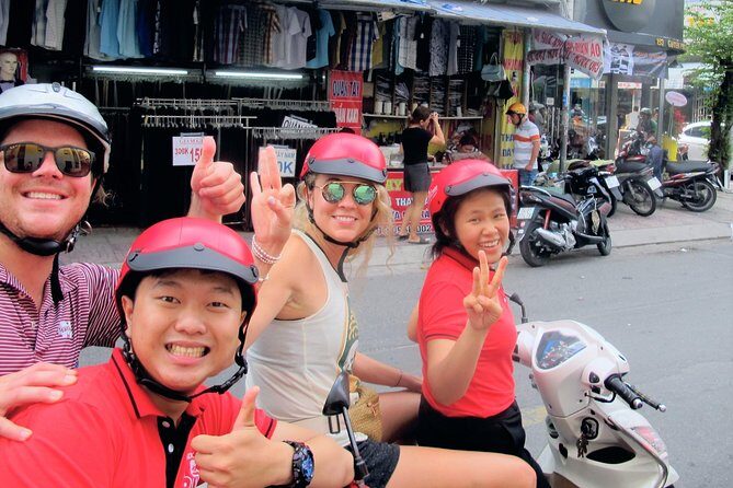 Big Eats & Small Seats - An Itinerary Packed with Flavor