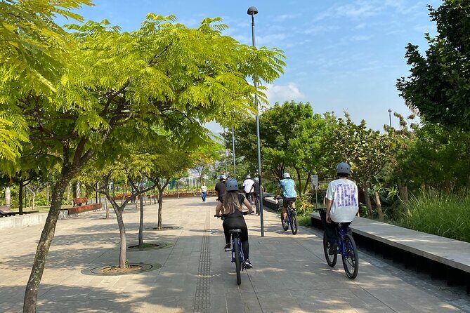 Bike City Tour Medellin With Snack and Organic Coffee - A Closer Look at the Medellín Bike Tour Experience