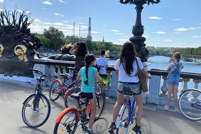 Bike Paris treasures with a live guide - Families & Friends - An In-Depth Look at the Bike Paris Treasures Tour