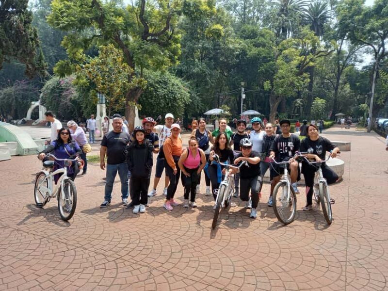 BIKE RIDE THROUGH ICONIC SITES OF THE CDMX / BREAKFAST & BEER - Key Points