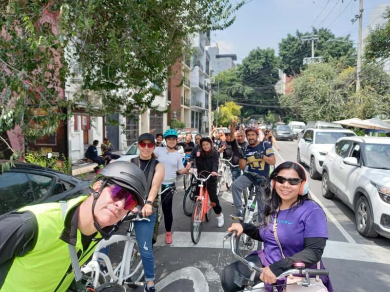 BIKE RIDE THROUGH ICONIC SITES OF THE CDMX / BREAKFAST & BEER - Who Should Book This Tour?