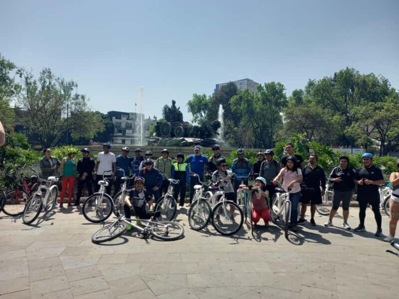 BIKE RIDE THROUGH ICONIC SITES OF THE CDMX / BREAKFAST & BEER - The Sum Up