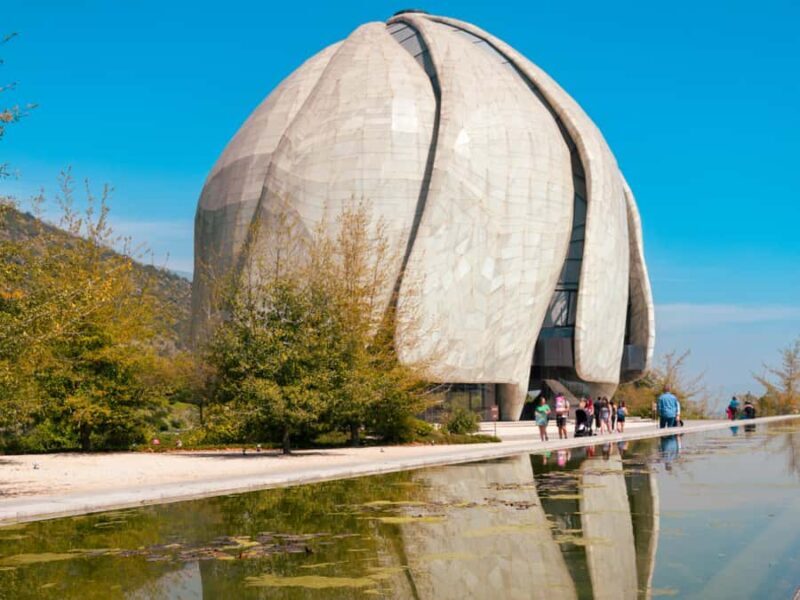 Bike Tour at Cousiño Macul & Visit to the Baha'i Temple - Who Should Consider This Tour?