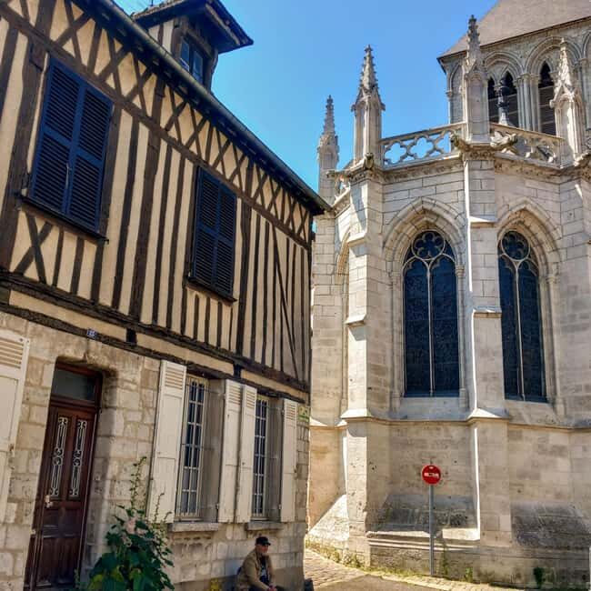 Bike tour from Vernon to Giverny with local guide - Cycling along the Seine and Normandys landscape