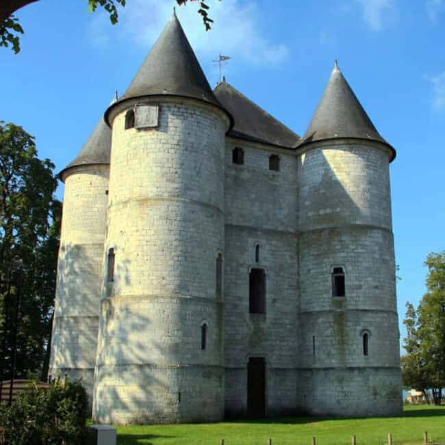 Bike tour from Vernon to Giverny with local guide - About the guides and group size