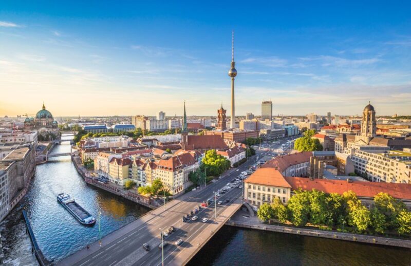 Bike Tour of Berlin Top Attractions with Private Guide - Exploring Berlin on Two Wheels: A Private Bike Tour of the Top Attractions