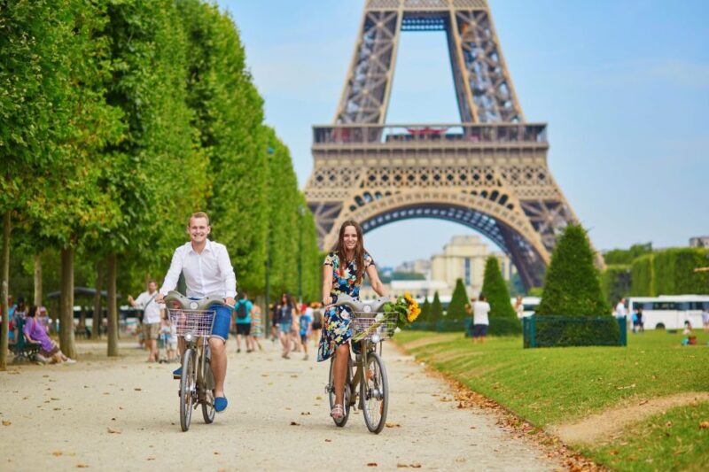 Bike Tour of Paris Old Town, Top Attractions and Nature - Exploring Paris by Bike: Old Town, Top Attractions, and Nature