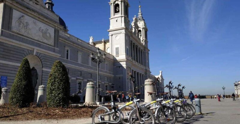 Bike Tour Through Madrid Río and Casa de Campo - Discovering Madrid’s Best on Two Wheels