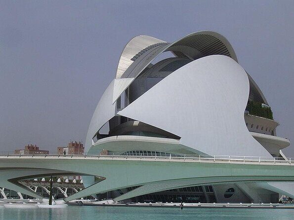 Bike tour with city guide from old to new - Exploring Valencia by Bike: An Authentic and Practical Choice