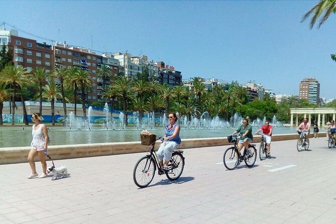 Bike tour with city guide from old to new - Why You’ll Love It