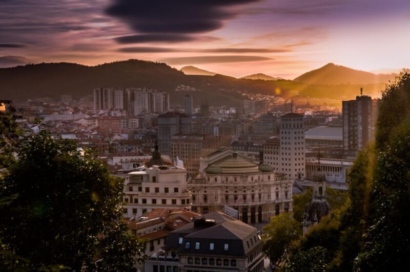 Bilbao: Express Walk with a Local in 60 minutes - A Closer Look at the Experience