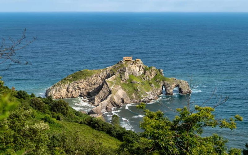 Bilbao: Gaztelugatxe, Bermeo, Mundaka, Gernika, & Wine Tour - San Juan de Gaztelugatxe: The Dragonstone