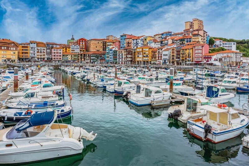 Bilbao: Gaztelugatxe, Bermeo, Mundaka, Gernika, & Wine Tour - Gernika: A Town of Resilience
