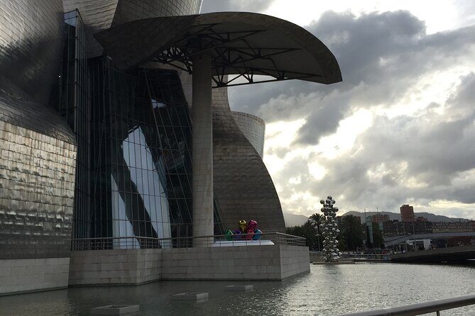 Bilbao Guggenheim Museum Private Tour with Official Tour Guide 100% Personalised - FAQ