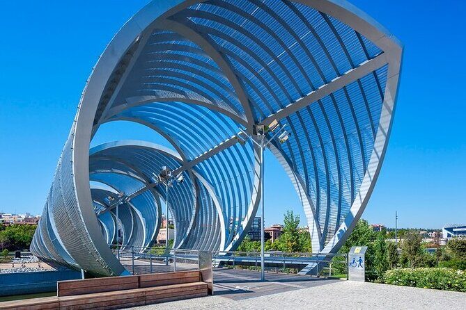 Bilbao Must See Attractions Walking Tour With A Guide - The Sum Up