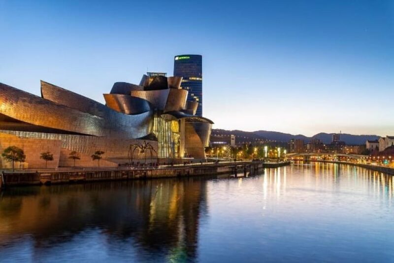 Bilbao : Private Custom Walking Tour with a Local Guide - Exploring Bilbao with a Local: What to Expect
