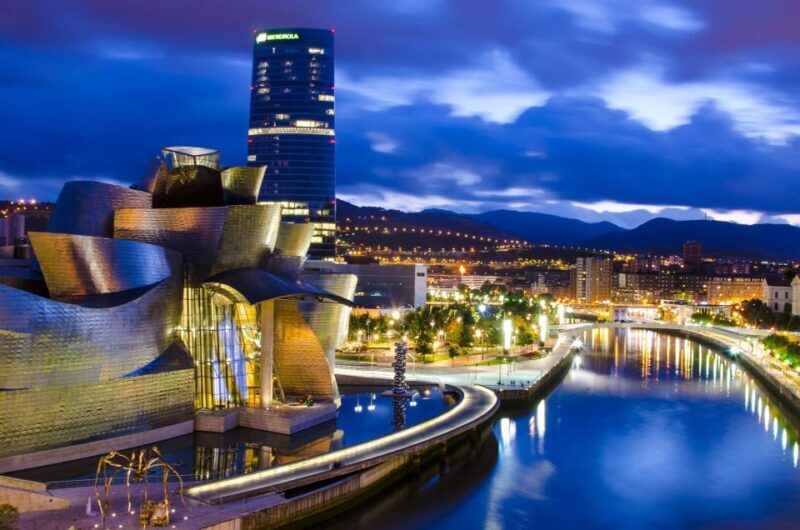 Bilbao: Private Night Walking Tour - Key Points