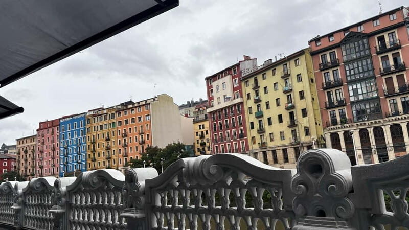 Bilbao: Private walking tour of the old town - Key Points