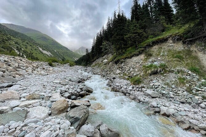 Bishkek : USSR History , Soviet Architects , Statues & Mosaics - Authentic Experience and Guided Insight