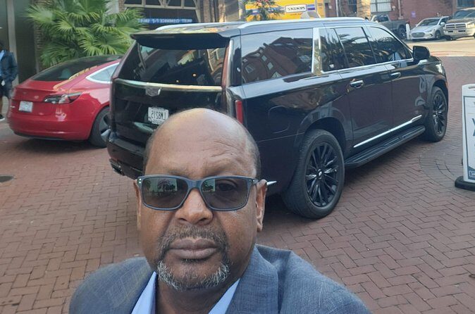 Black SUV Luxury limousines Transportation Services - Key Points