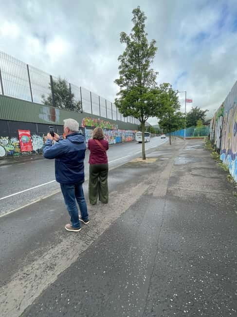 Black Taxi tour of Belfast - Key Points