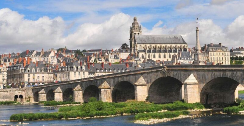 Blois: Private Tour of Blois Castle with Entry Tickets - FAQ