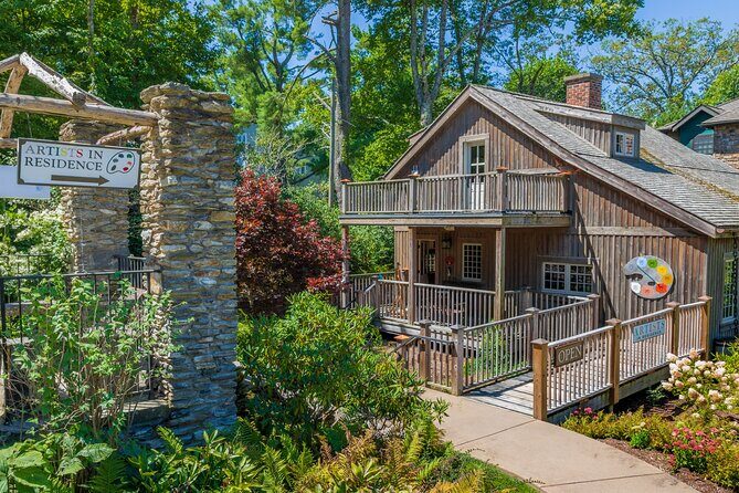 Blowing Rock Scavenger Hunt and Escape Game - In-Depth Review: Exploring Blowing Rock with a Puzzle Twist