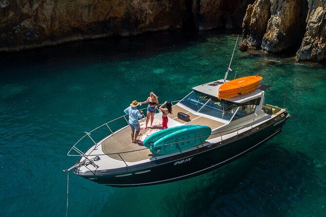 BLUE CAVE & 5 islands tour from Hvar - FAQ