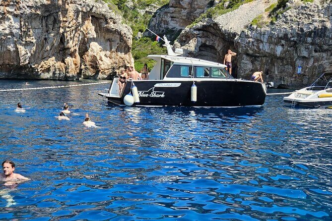 Blue cave and Hvar - 5 Islands speedboat tour from Split - FAQs