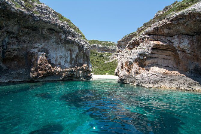 Blue Cave and Hvar 5 Islands speedboat tour | from Split&Trogir - FAQ