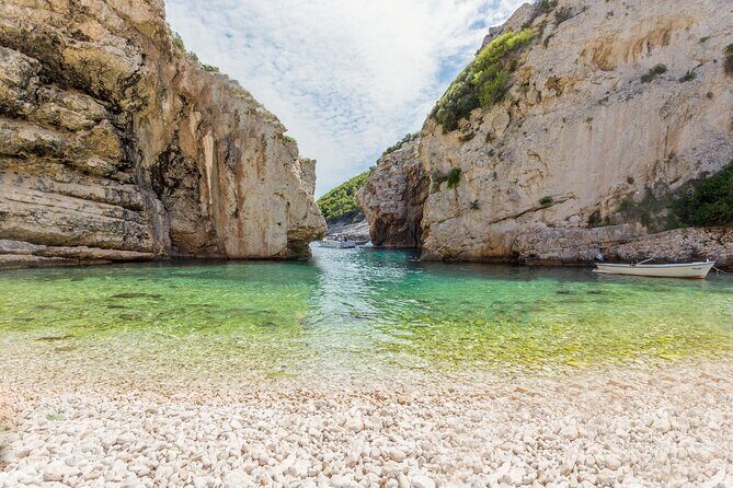 Blue Cave, Blue Lagoon, Pakleni Islands Group boat tour from Hvar - Practical Details: How It Works