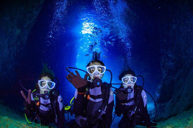 Blue cave experience diving [charter system / boat holding] | I am very satisfied with the beautiful facilities of the shop - Who Will Love This Tour?