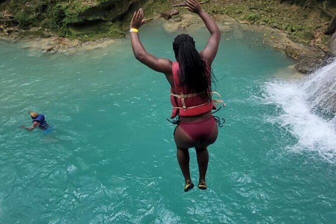 Blue Hole, Sightseeing and Shopping from Ocho Rios - Experience the Natural Beauty of Blue Hole with Sightseeing and Shopping from Ocho Rios
