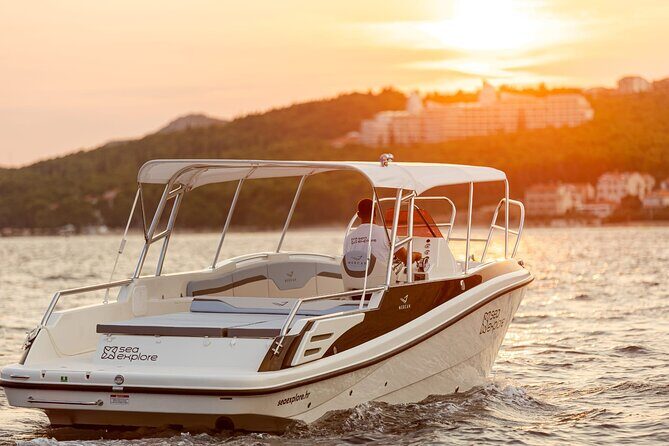 Blue Lagoon and 3 Islands Half Day Tour by Speed Boat - Trogir - Snorkeling & Beach Time