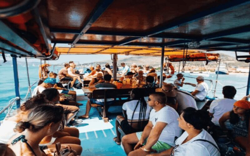 Blue Lagoon Boat Tour from Trogir with Lunch and Drinks - What Makes This Tour a Good Choice