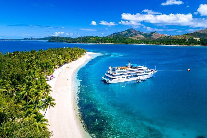 Blue Lagoon Cruises - Explorer Cruise - 3 Nights - A Closer Look at the Blue Lagoon Explorer Cruise