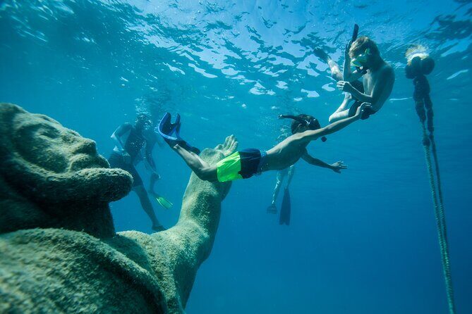 Blue Lagoon & Underwater Museum from Split with Lunch & Drinks - Lunch & Onboard Refreshments