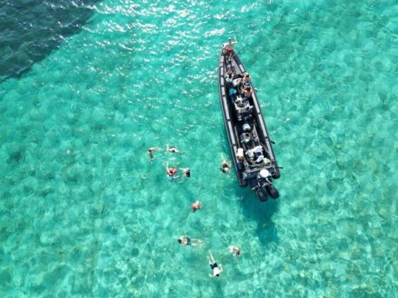 Blue lagoon with a speed boat water and towels included - Key Points