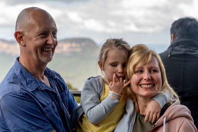 Blue Mountains: Three Sisters, Scenic World and Wildlife park - Lunch and Reflection