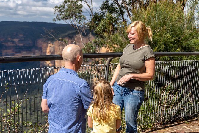 Blue Mountains: Three Sisters, Scenic World and Wildlife park - Returning to Sydney