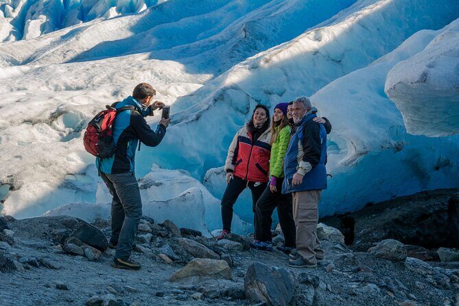 Blue Safari: Perito Moreno Glacier with Hiking and Navigation - Key Points