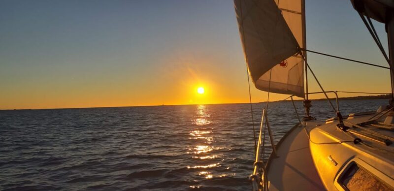 Bluemotion Lisbon: Sunset sailing tour in Tagus River - FAQ