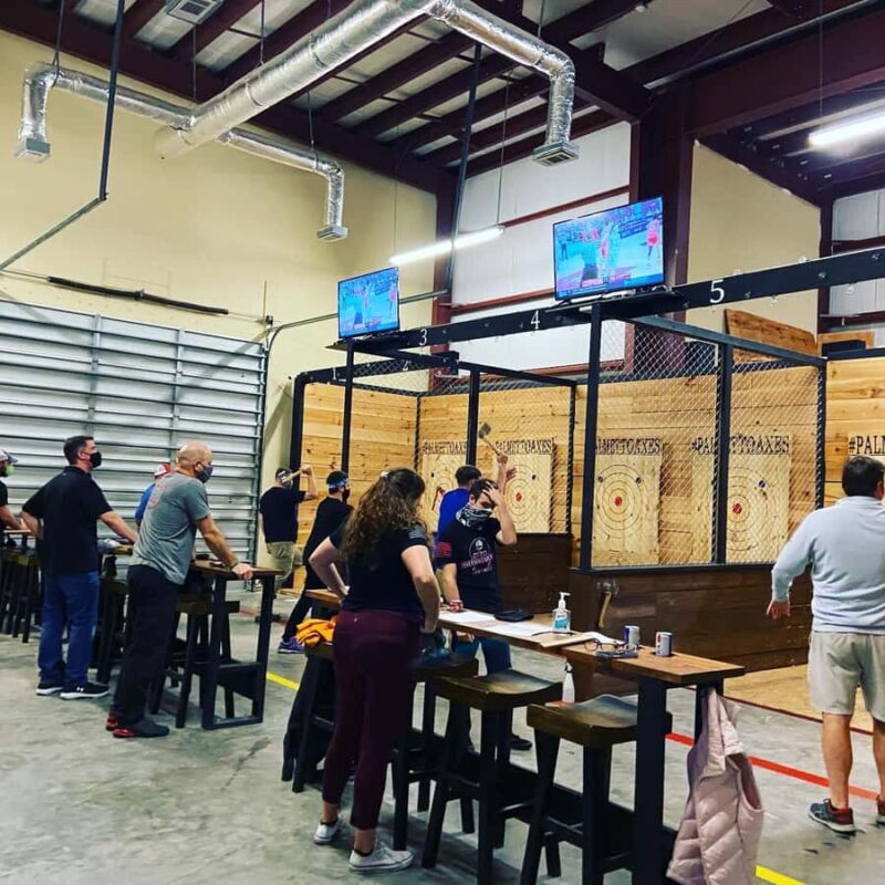 Bluffton: Axe Throwing Experience with Drinks and Snacks - Key Points
