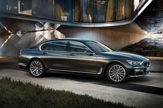 BMW Car Melbourne Airport To CBD - A First-Class Ride from Melbourne Airport to the CBD