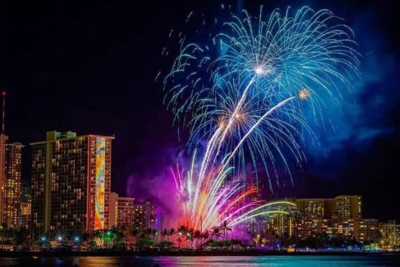 Board from Waikiki Beach: Friday Night Fireworks sail - FAQ